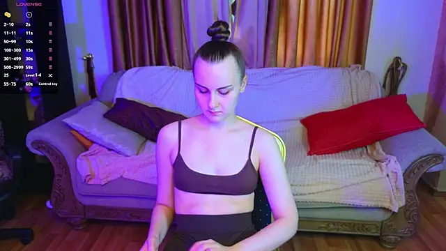 Snapshot of Kelly_Cartier chatting on 10-03-25, 11:29 Kelly Cartier online show from 10-03-25, 11:29