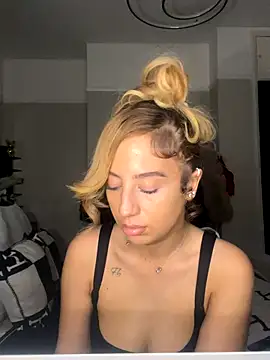 Aurorajadex online show from 10-22-25, 04:29