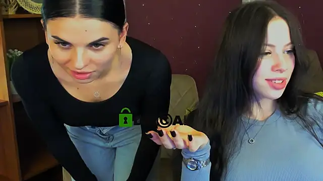 Snapshot of amanda-miki chatting on 11-17-25, 03:29 amanda-miki online show from 11-17-25, 03:29