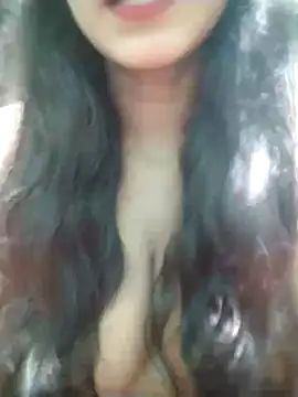 Snapshot of BerryOnFire chatting on 10-30-25, 08:05 BerryOnFire online show from 10-30-25, 08:05