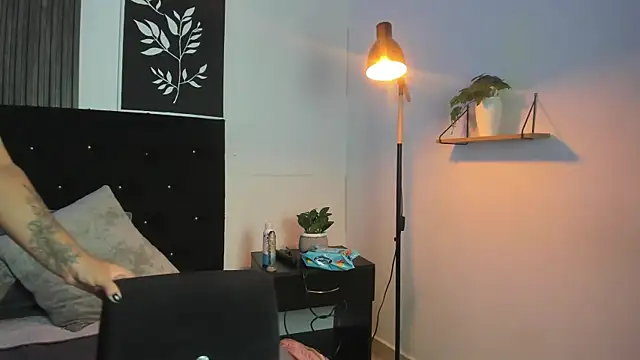 nanny  cute online show from 09-12-25, 03:34