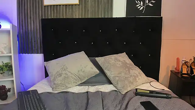 nanny  cute online show from 09-14-25, 03:16