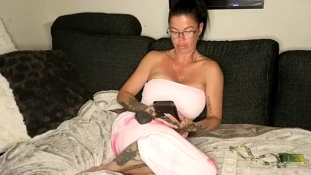 sexygilf82 online show from 06-08-26, 07:36