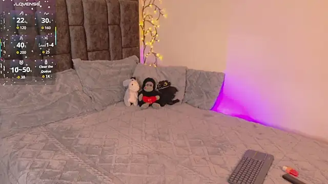 sophie gonz online show from 10-18-25, 12:13