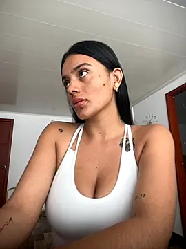 Snapshot of AnaaFaith_ chatting on 10-01-25, 03:29 AnaaFaith online show from 10-01-25, 03:29