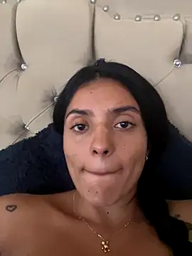 Snapshot of AnaaFaith_ chatting on 11-01-25, 07:27 AnaaFaith online show from 11-01-25, 07:27