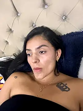 Snapshot of AnaaFaith_ chatting on 11-02-25, 11:40 AnaaFaith online show from 11-02-25, 11:40