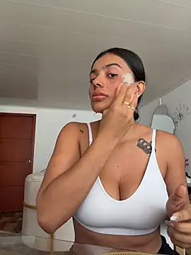 Snapshot of AnaaFaith_ chatting on 01-18-26, 06:12 AnaaFaith online show from 01-18-26, 06:12