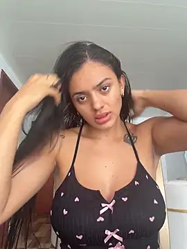 Snapshot of AnaaFaith_ chatting on 04-19-26, 04:39 AnaaFaith online show from 04-19-26, 04:39