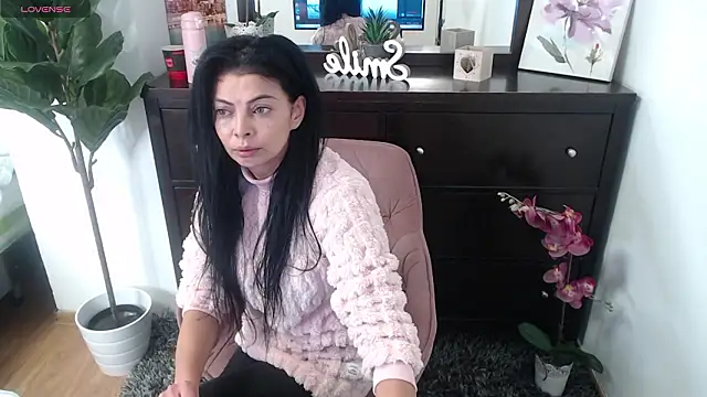 Snapshot of LadyLiia chatting on 02-22-26, 04:57 LadyLiia online show from 02-22-26, 04:57