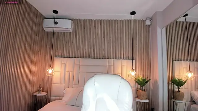 DulceGreem online show from 11-27-25, 11:34