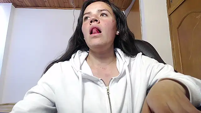 Snapshot of Skylar_Serenity chatting on 09-16-25, 08:54 Skylar Serenity online show from 09-16-25, 08:54