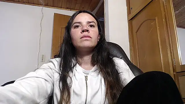 Snapshot of Skylar_Serenity chatting on 10-03-25, 08:28 Skylar Serenity online show from 10-03-25, 08:28