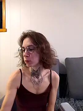 HoneySquirrel online show from 03-22-26, 06:11