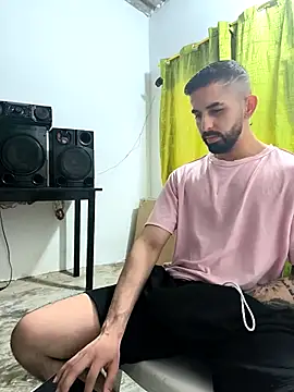 giannis090 online show from 11-28-25, 08:33