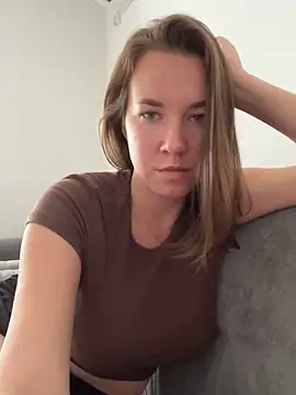 Candy Foxxxy  online show from 09-18-25, 09:00