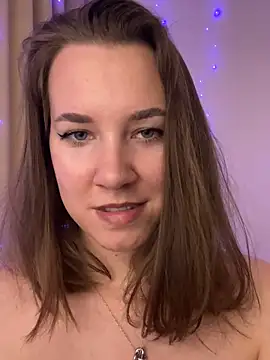 Candy Foxxxy  online show from 10-19-25, 11:55