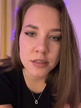 Candy Foxxxy  online show from 11-05-25, 10:37