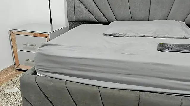 ZafiroAndFlynn online show from 09-20-25, 10:11