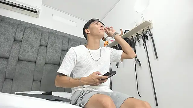 ZafiroAndFlynn online show from 11-30-25, 09:41