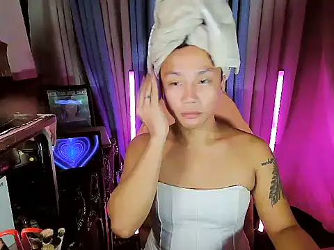 Snapshot of YourNikkieXxx chatting on 06-12-26, 03:22 YourNikkieXxx online show from 06-12-26, 03:22