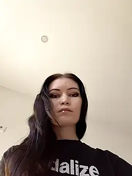 Snapshot of DragonFoxie chatting on 10-28-25, 08:40 DragonFoxie online show from 10-28-25, 08:40