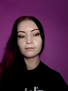 Snapshot of DragonFoxie chatting on 10-30-25, 01:45 DragonFoxie online show from 10-30-25, 01:45