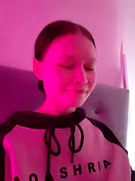 Snapshot of DragonFoxie chatting on 11-14-25, 04:38 DragonFoxie online show from 11-14-25, 04:38