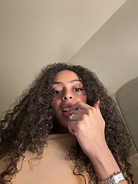 Snapshot of yasmingarcia chatting on 10-30-25, 11:33 yasmingarcia online show from 10-30-25, 11:33