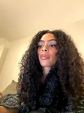 Snapshot of yasmingarcia chatting on 11-03-25, 12:28 yasmingarcia online show from 11-03-25, 12:28