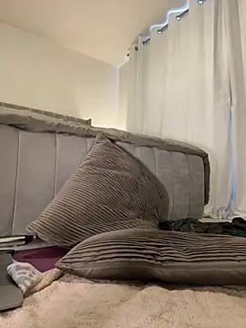 Snapshot of yasmingarcia chatting on 11-17-25, 11:38 yasmingarcia online show from 11-17-25, 11:38