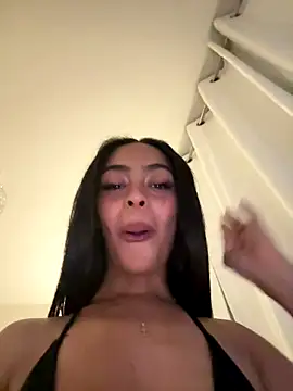 Snapshot of yasmingarcia chatting on 11-19-25, 11:49 yasmingarcia online show from 11-19-25, 11:49