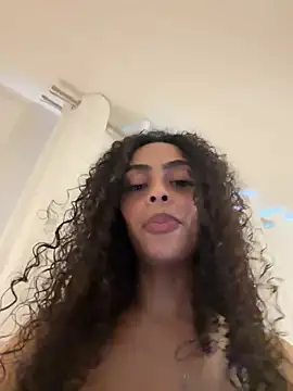 Snapshot of yasmingarcia chatting on 01-13-26, 01:05 yasmingarcia online show from 01-13-26, 01:05