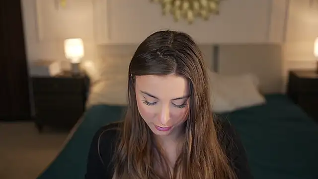 Luna secretgirl online show from 12-16-25, 08:19