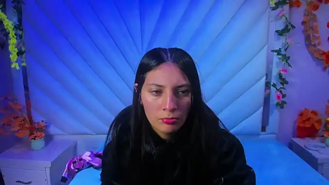  Luna Bennett online show from 11-08-25, 11:43