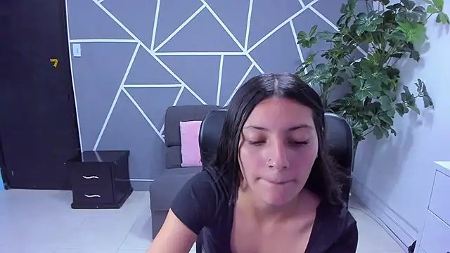  Luna Bennett online show from 02-24-26, 08:29