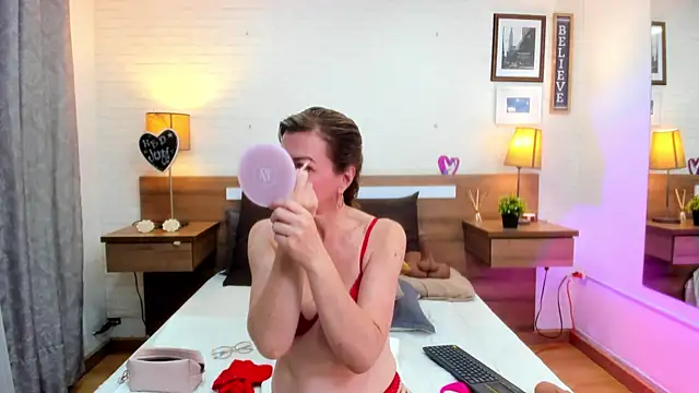 JenniferAuriston online show from 05-10-26, 01:38