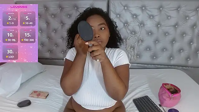 angiellam online show from 10-19-25, 01:56