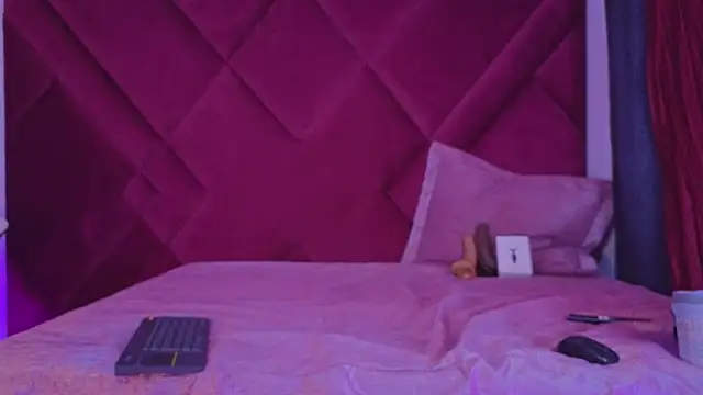 Snapshot of Kayalstone_12 chatting on 10-30-25, 07:10 Kayalstone 12 online show from 10-30-25, 07:10