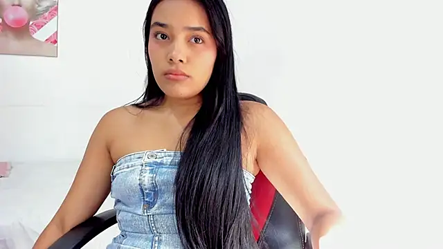 Snapshot of valeria_millers chatting on 05-05-26, 02:25 valeria millers online show from 05-05-26, 02:25
