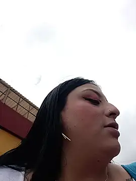 Snapshot of megan_fox5 chatting on 11-28-25, 04:42 megan fox5 online show from 11-28-25, 04:42