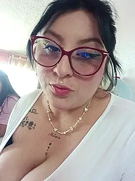 Snapshot of megan_fox5 chatting on 01-17-26, 06:00 megan fox5 online show from 01-17-26, 06:00