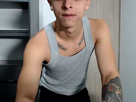 DOMINIC ZETA online show from 02-08-26, 03:43