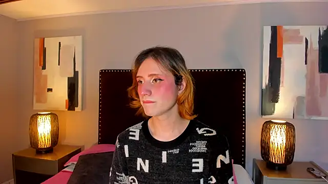 Snapshot of seraphine_star chatting on 02-20-26, 01:13 seraphine star online show from 02-20-26, 01:13