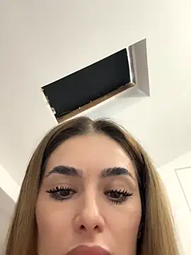 Snapshot of KaseyQuinn_ chatting on 10-12-25, 07:40 KaseyQuinn online show from 10-12-25, 07:40