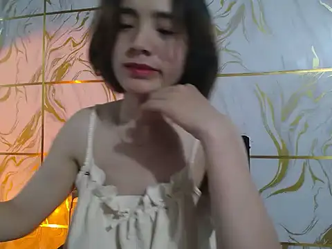 Snapshot of Lyzizi_lovely09 chatting on 10-18-25, 12:24 Lyzizi lovely09 online show from 10-18-25, 12:24