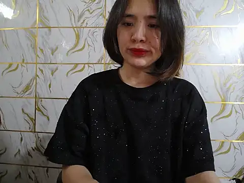 Snapshot of Lyzizi_lovely09 chatting on 05-27-26, 01:46 Lyzizi lovely09 online show from 05-27-26, 01:46