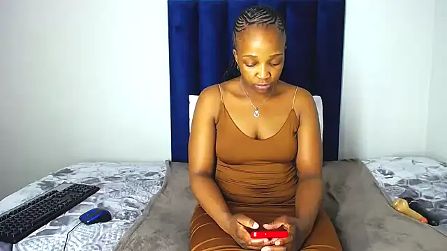 Pinkdollyg online show from 11-02-25, 09:06