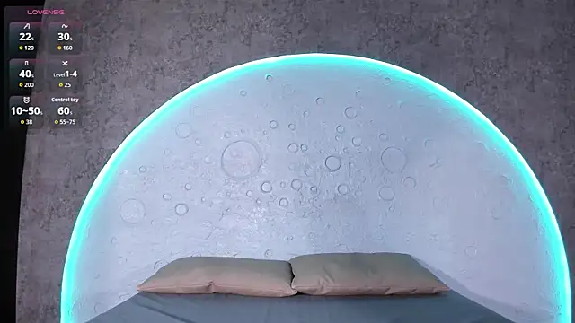 ReinaChloe online show from 10-18-25, 04:41