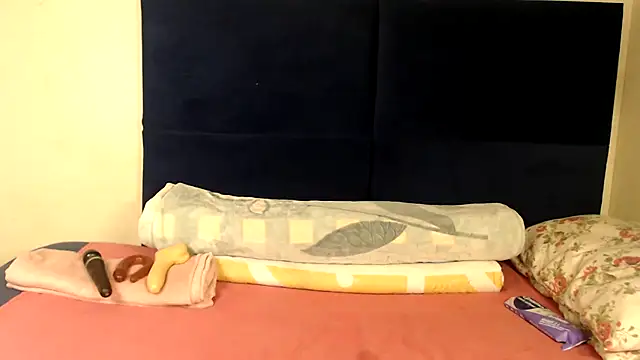 Snapshot of Sexy-Momo chatting on 10-06-25, 09:23 Sexy-Momo online show from 10-06-25, 09:23